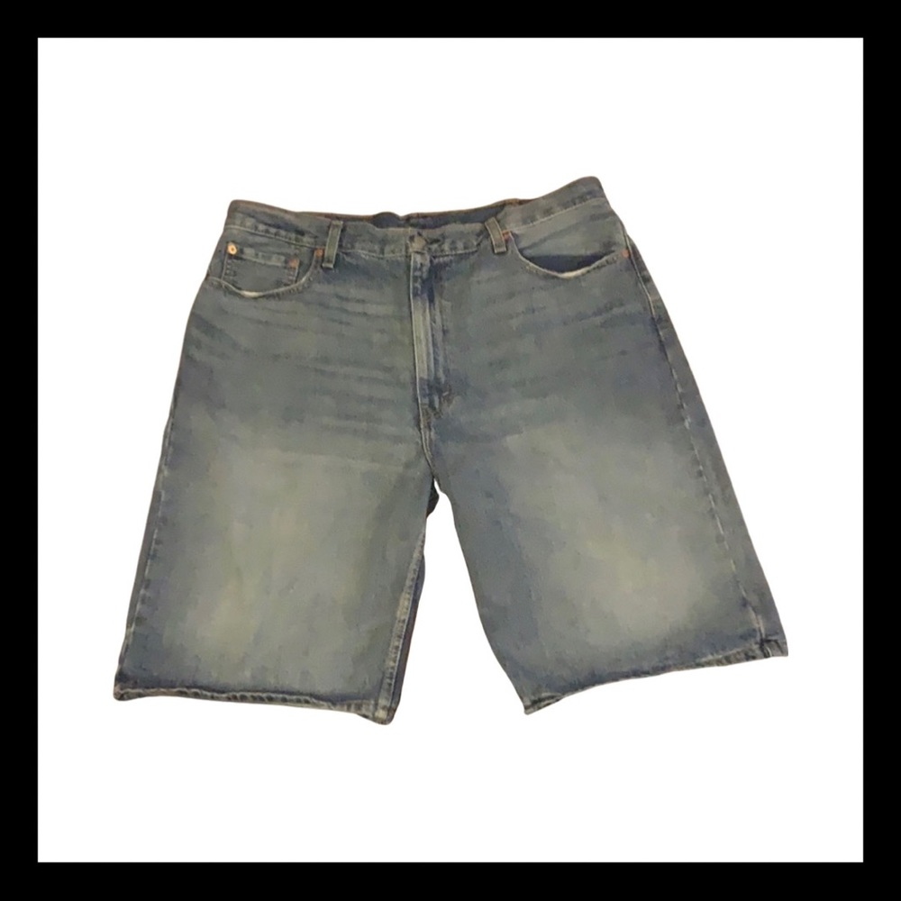 NWOT Levi’s Jean shorts size 40
